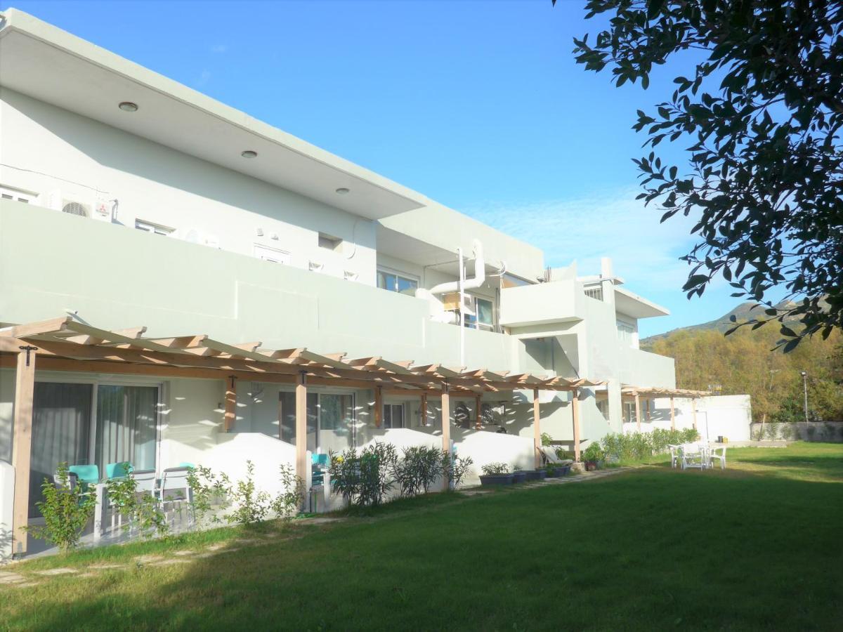 Kalamaki Plaza Apartments Bagian luar foto