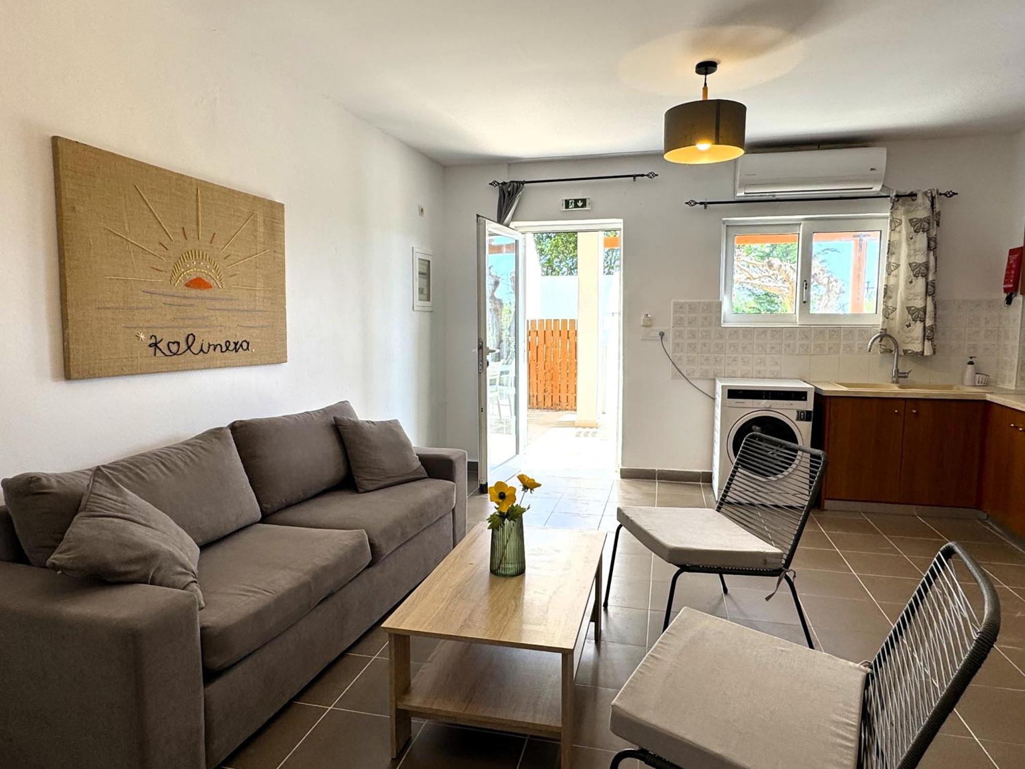 Kalamaki Plaza Apartments Bagian luar foto